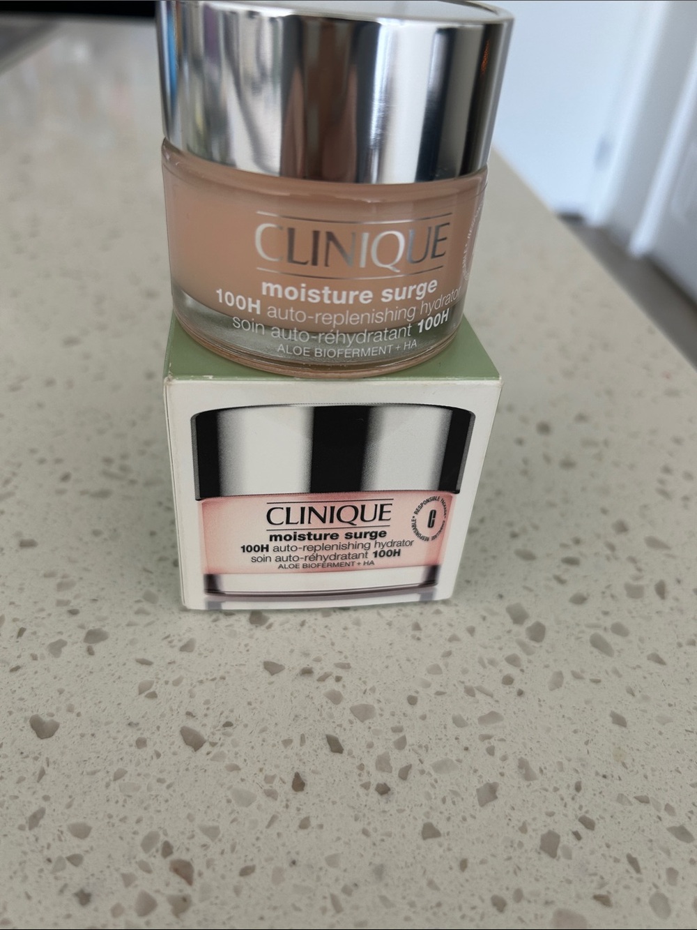 Clinique Moisture Surge 100H Hydrator - Peach Tone with Silver Lid